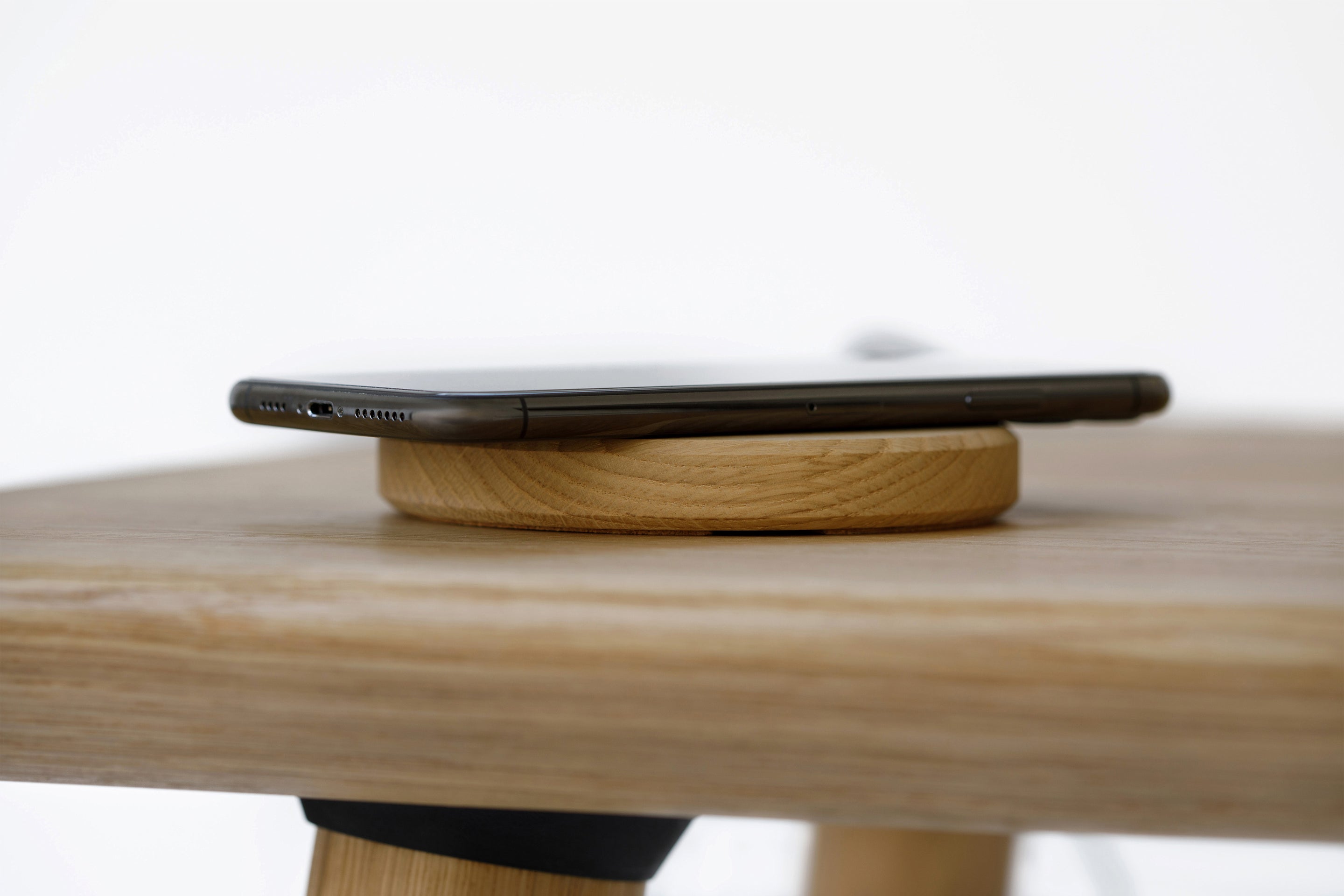 oak Slim Charging Pad | -